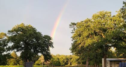 Rustic studio country cabin w/shared pool, firepit, & outdoor kitchen