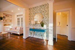 Interior - Private Patio/Broadway/Music Row/Hospital-1 (Nashville)