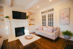 Smart TV, books - Private Patio/Broadway/Music Row/Hospital-1 (Nashville)