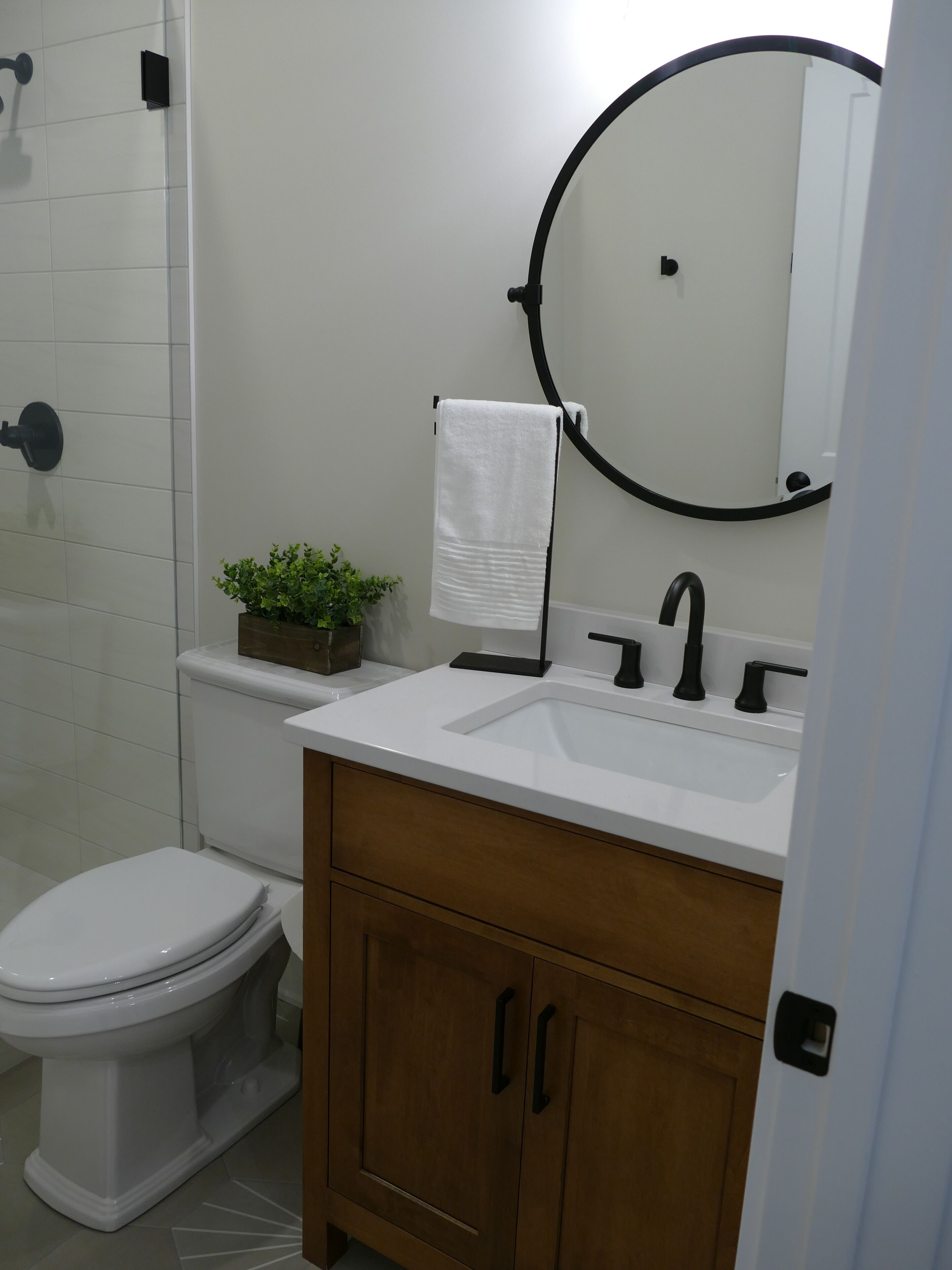 Modern Farmhouse Retreat-10 Min Walk to Lake Michigan-Hot Tub-Sauna