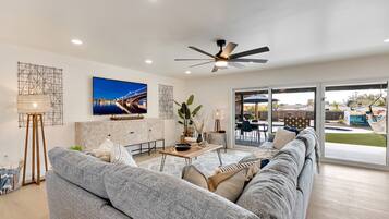 Smart TV, fireplace, table tennis