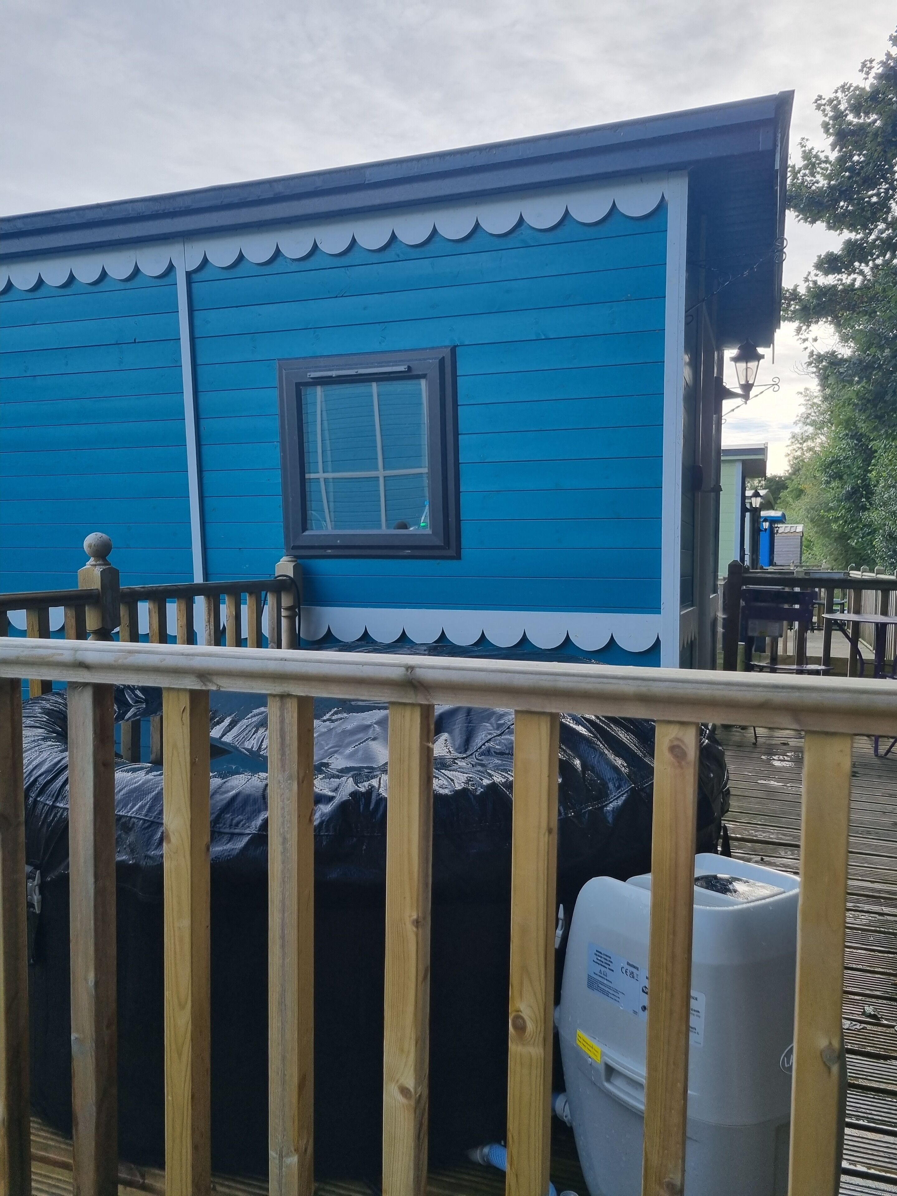 Shepherds Hut - Riverview 3