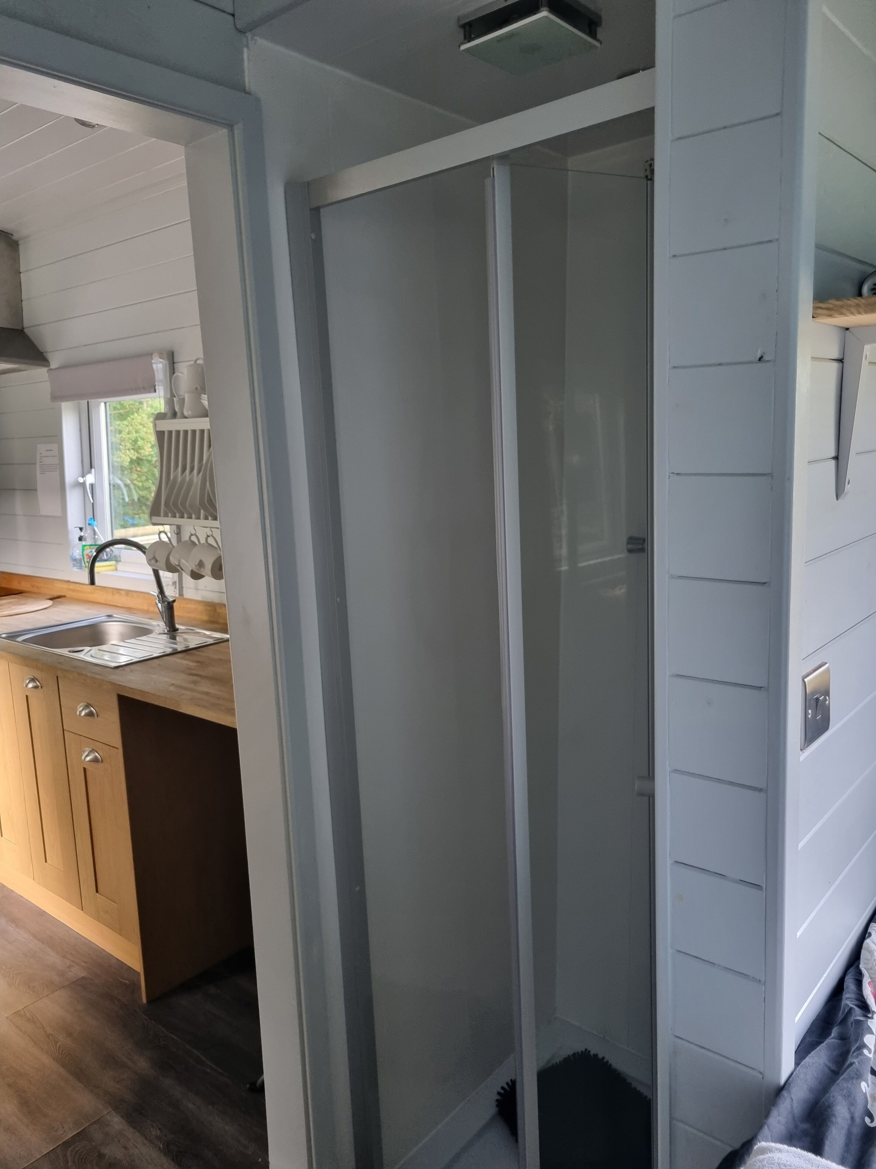Shepherds Hut - Riverview 3