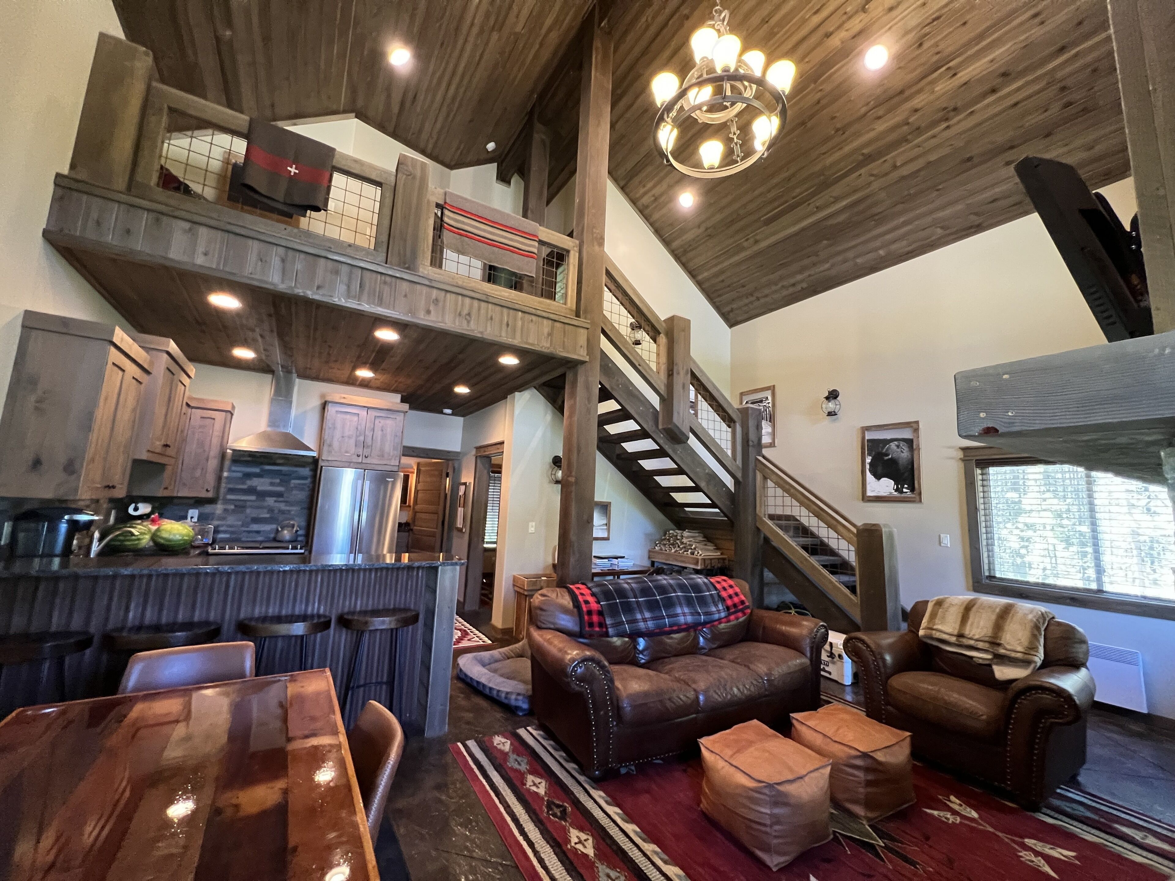 TV connectée, cheminée, lecteur de DVD, vidéothèque