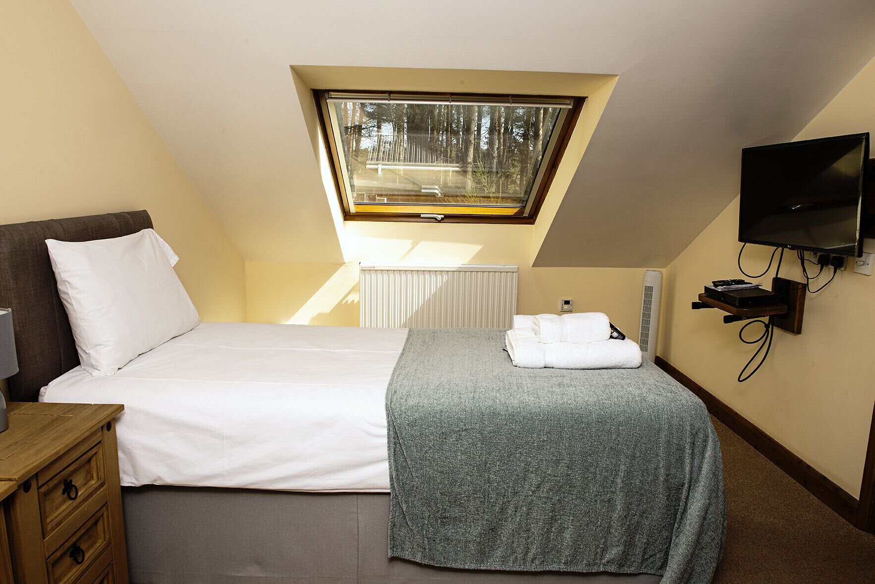 3 bedrooms, iron/ironing board, travel crib, free WiFi