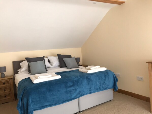 3 bedrooms, iron/ironing board, travel cot, free WiFi