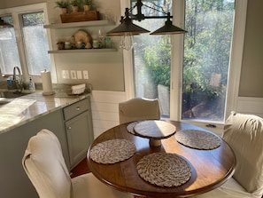 Dining - Direct Lakefront Connestee Falls- Views + private dock + 4 kayaks + flat yard (Brevard)