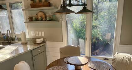 Direct Lakefront Connestee Falls- Views + private dock + 4 kayaks + flat yard