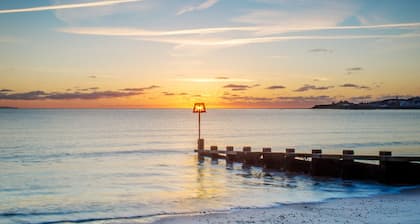 Lovely seaside chalet with just a 2 minute walk to the beach!