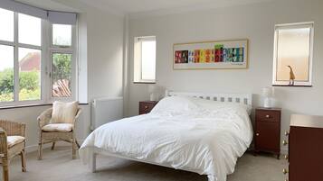 4 bedrooms, iron/ironing board, travel cot, free WiFi