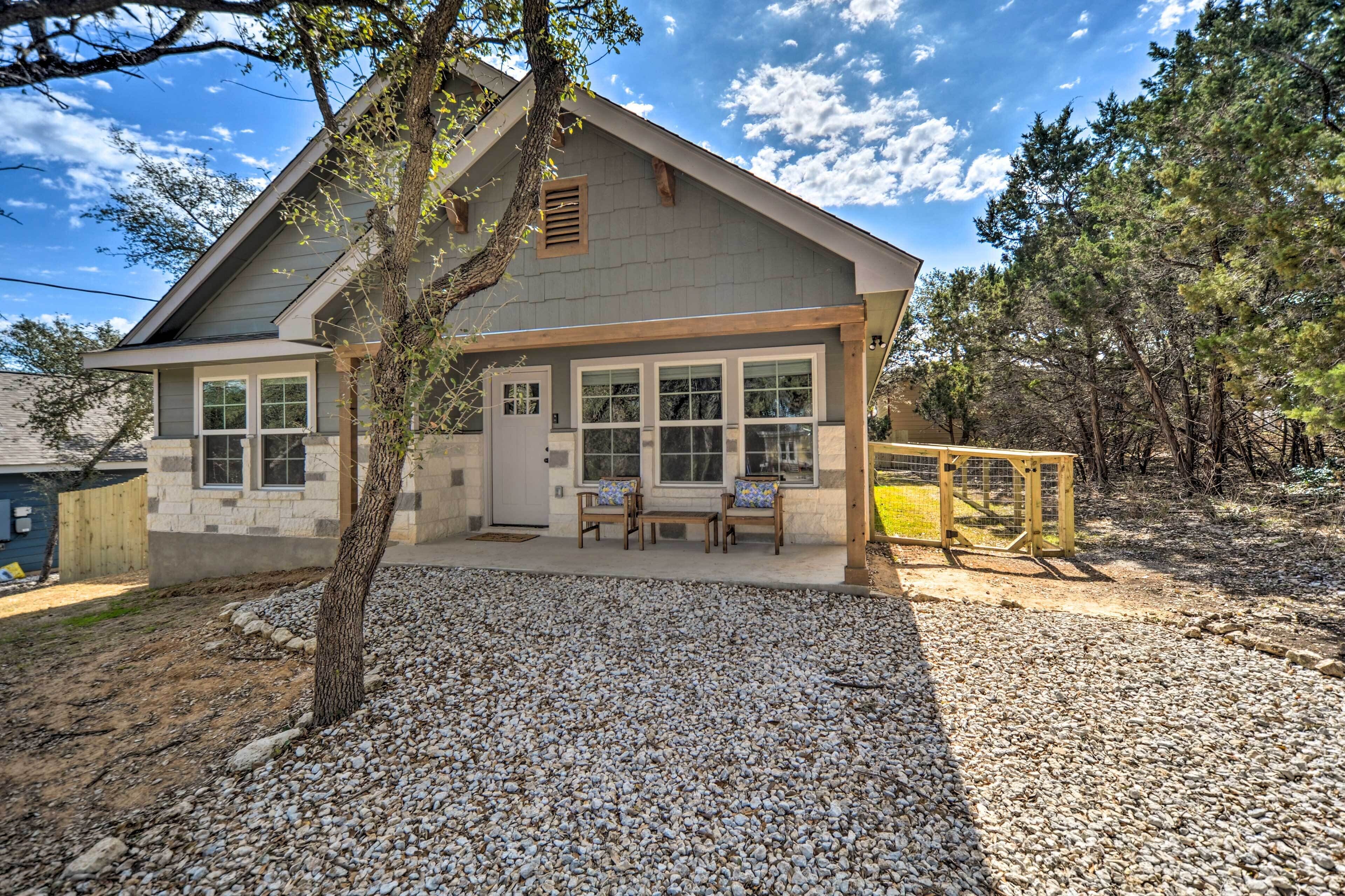 Charming Canyon Lake Home - Walk to Boat Ramp