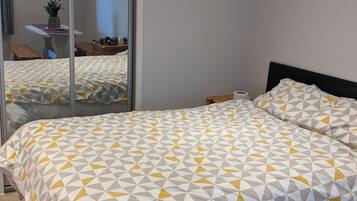 Apartment, 1 Queen Bed | 1 bedroom, free WiFi, bed sheets