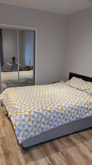 Apartamento, 1 cama de matrimonio | 1 dormitorio, wifi gratis, ropa de cama