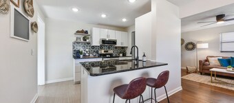 Trendy Jax Home Near Downtown, 30-mins to Beach