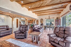 TV, fireplace - Sedona Breeze Exquisite 2 Acre Estate w/ Heated Pool & Icon Red Rock Views! (Sedona)