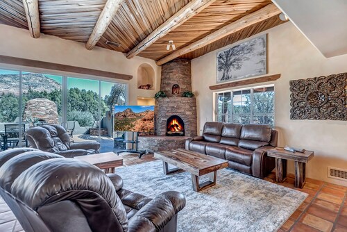 Relax at Sedona Breeze - a luxurious 3BR retreat in West Sedona with stunning red rock views.