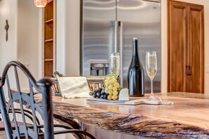 Interior - Best Iconic-Living Room Red Rock Views, Hot Tub, Borders The Forest (Sedona)