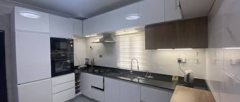 Fridge, microwave, stovetop, electric kettle