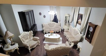 Holland Farmhouse Inn B & B