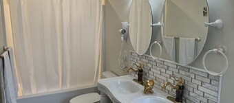Holland Farmhouse Inn B & B
