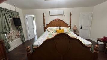 Room Number 4 | Individually decorated, individually furnished, laptop workspace