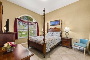 5 bedrooms, iron/ironing board, WiFi, bed sheets
