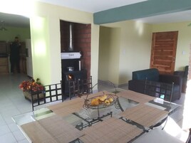 Deluxe Apartment | Dining room