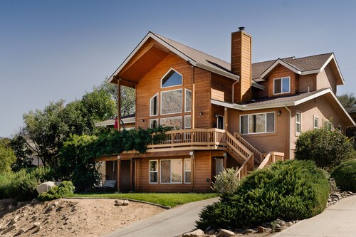 Epic Mountain View. Luxury House on a Hill. River 10 min