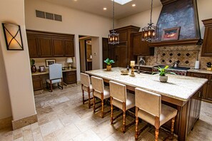 Esstisch, Kücheninsel