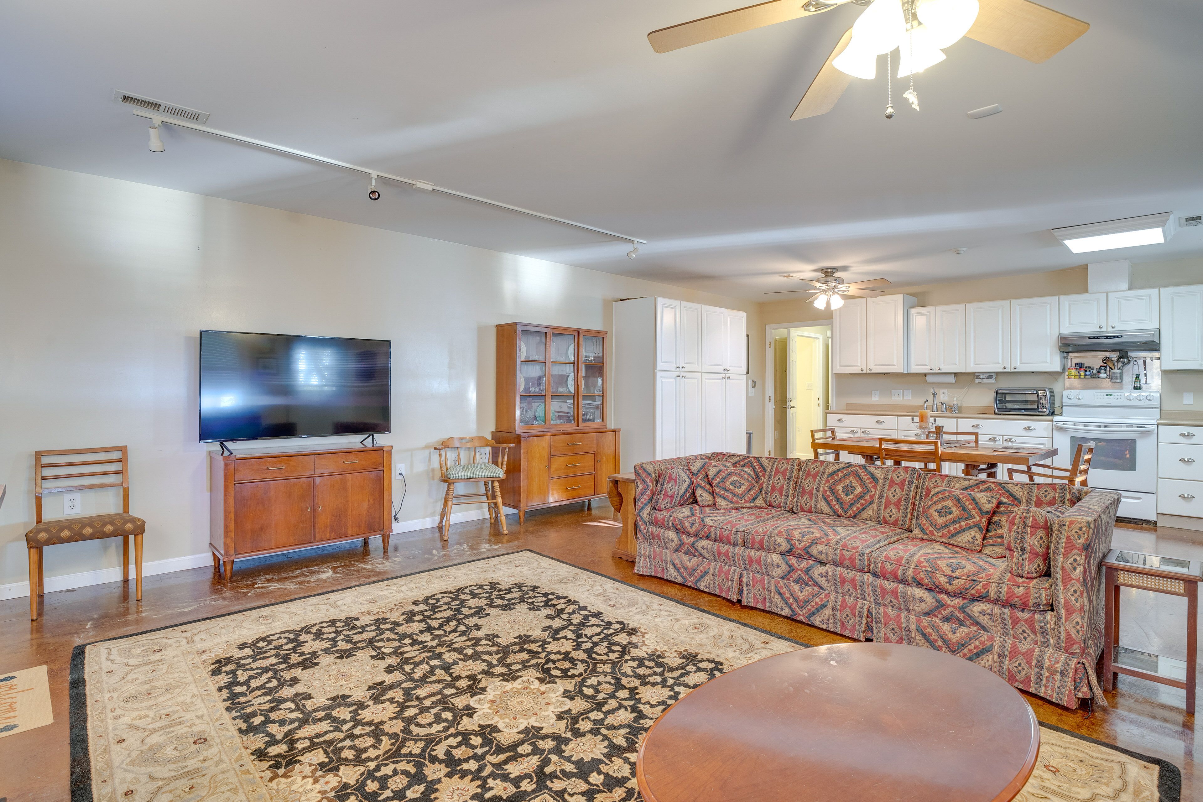 Charming Weiss Lake Apartment w/ Boat Slip!