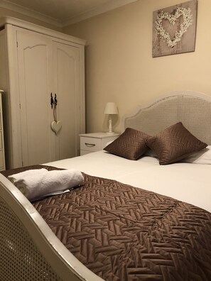 独立别墅 | 4 多间卧室、熨斗/熨衣板、免费 WiFi、床单