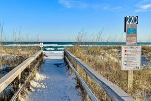 Beach nearby, sun-loungers, beach towels