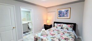 3 soverom, strykejern/-brett, reiseseng for barn og wi-fi (inkludert)