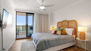 3 bedrooms, bed sheets