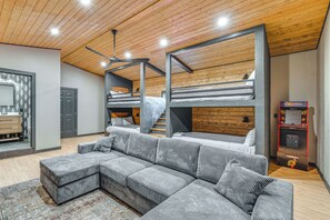 4 bedrooms, desk, laptop workspace, iron/ironing board - Stylish, Serene Angel Fire Cabin w/ Hot Tub! (Angel Fire)