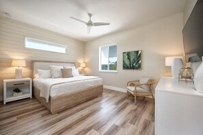 4 habitaciones, tabla de planchar con plancha y cuna de viaje