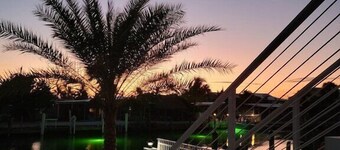 Discount to Jan 31! 4/4! Private Pool, Paddleboards & Lots of Great Amenities!