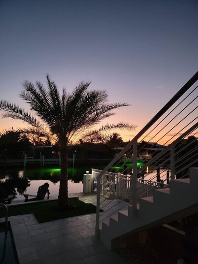 Fabulous Canal Front Villa, Private Pool in KCB!