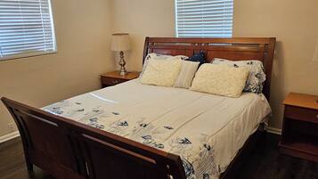 3 bedrooms, iron/ironing board, free WiFi, bed sheets