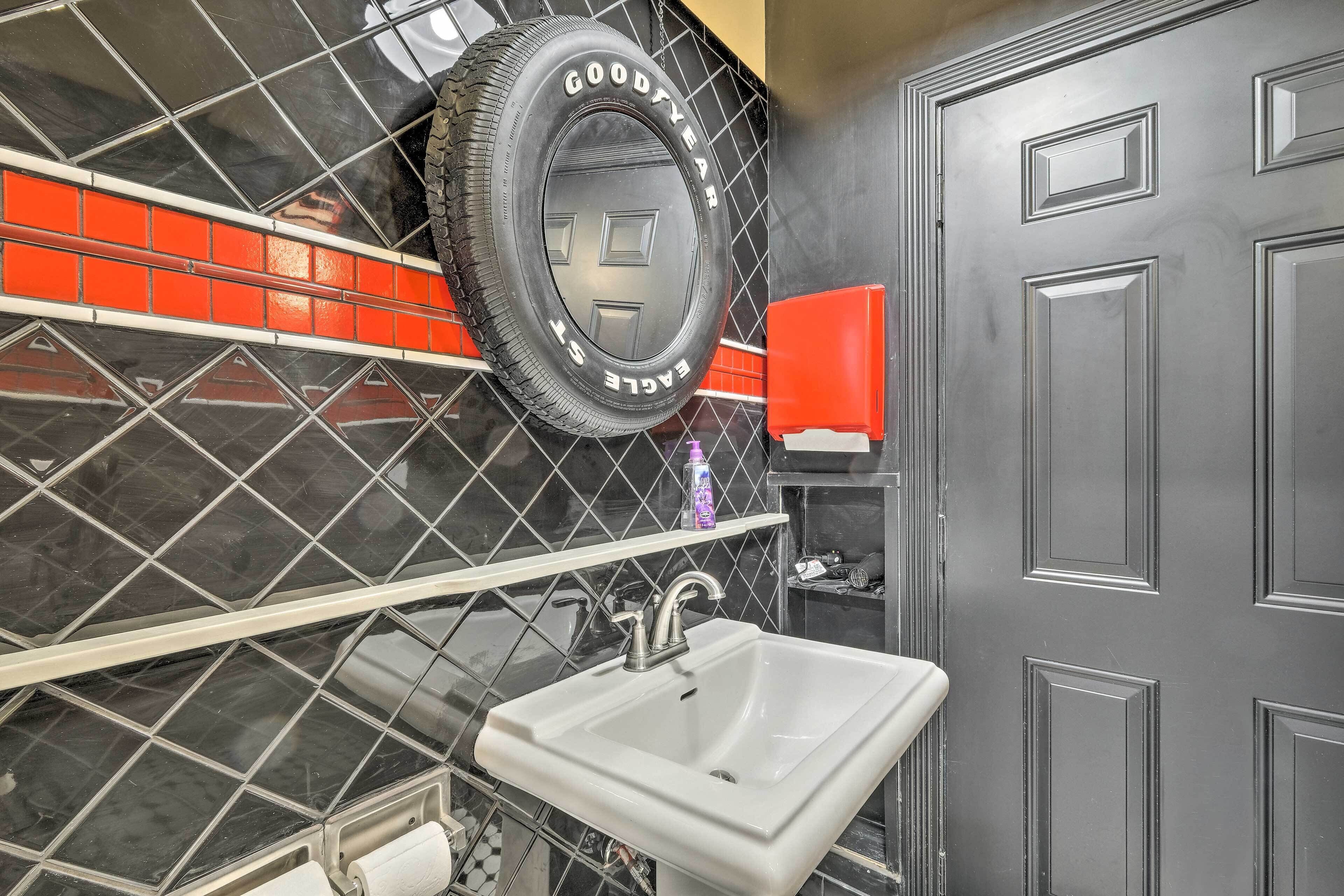 Chalet at Falling Water: Close to Bike Trails