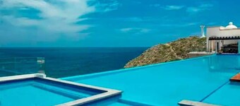 Luxurious Retreat Resort w/ Stunning View & Exclusive Amenities.