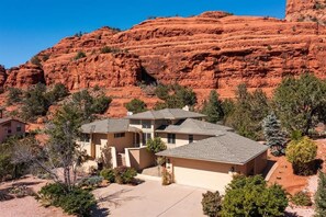 Exterior - Luxury Home Amazing Views, Monthly! Lavish Luxury (Sedona)