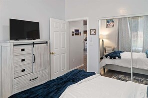2 Schlafzimmer, BĂŒgeleisen/BĂŒgelbrett, kostenloses WLAN, BettwĂ€sche