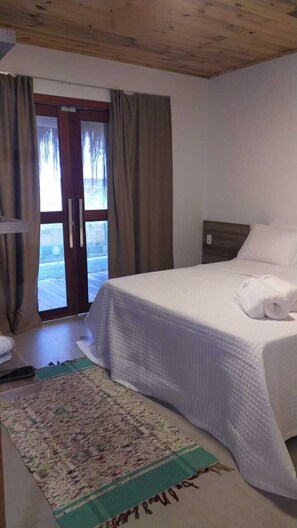 Exclusive Double or Twin Room | Egyptian cotton sheets, premium bedding, pillow-top beds, minibar - Villa Carmem (Fernando de Noronha)