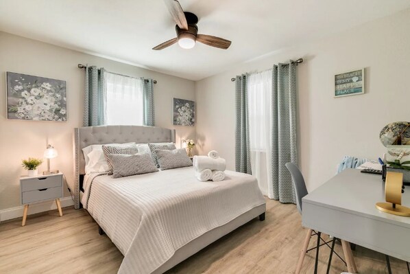 3 bedrooms, desk, iron/ironing board, WiFi