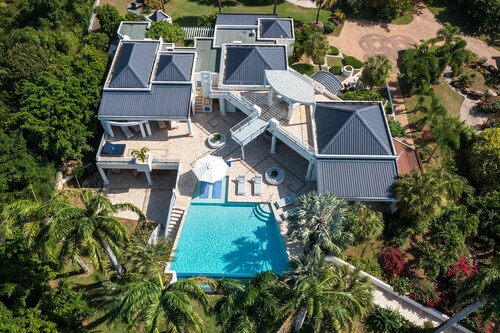 Les Palmiers Bleus | Ocean Front - Located in  Tropical Terres Basses with Private Pool