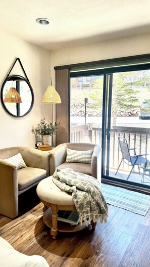 Smart TV, fireplace, video games