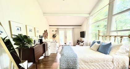 Little Avalon in North Chattanooga- 5 minutes from downtown!