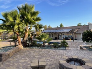Terrace/patio - Spacious and Private Vacation Rentals in Poway CA. (Poway)