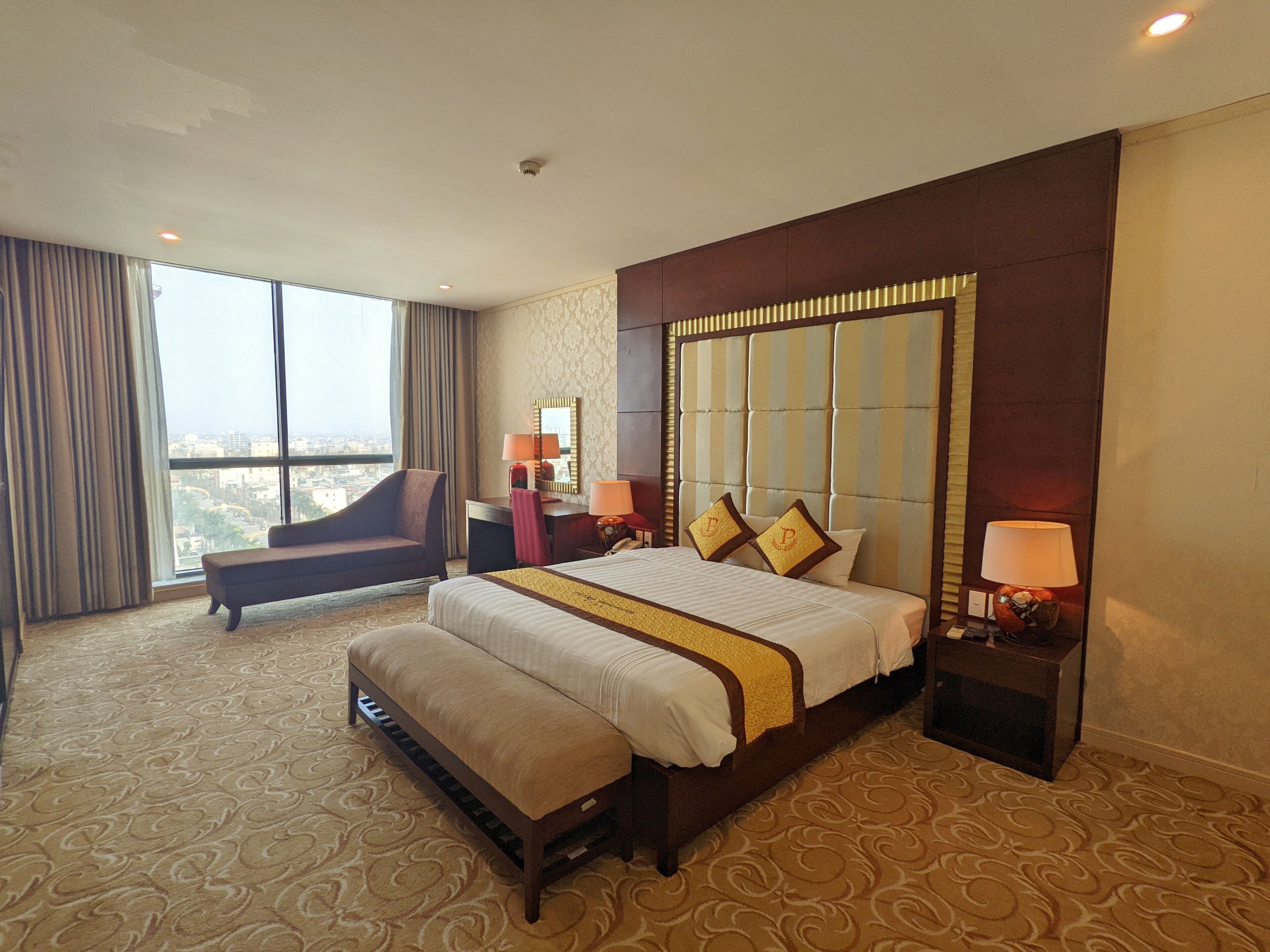 Executive Suite | 1 bedroom, soundproofing, iron/ironing board, free WiFi